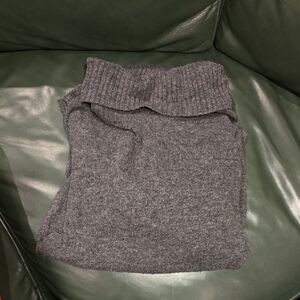 Banana Republic Charcoal Knit Pullover